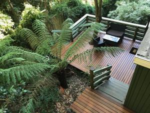 Zahrada ubytování Sassafras Treehouse Private home in the Dandenong Ranges, Victoria