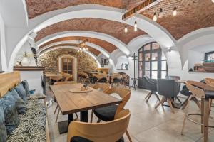 Posedenie v ubytovaní Pension a restaurace Regina