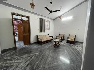 Posezení v ubytování Sai Homestay Margao - 2BHK Apartment