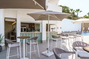 Restauracja lub miejsce do jedzenia w obiekcie AluaSoul Mallorca Resort - Adults only