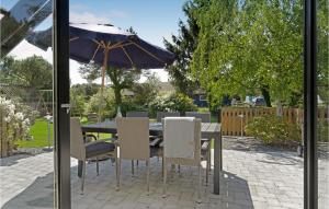 Κήπος έξω από το Stunning Home In Rødby With Kitchen