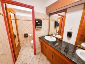 Bagno di Unique City Hostel 100 meters from Beach