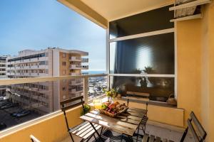 Balkon lub taras w obiekcie Sur Suites PYR vista mar