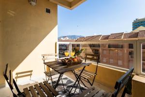 Balkon lub taras w obiekcie Sur Suites PYR vista mar