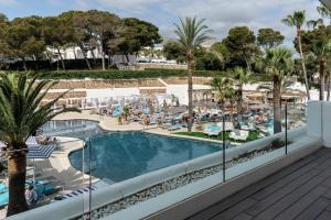 Basen w obiekcie AluaSoul Mallorca Resort - Adults only lub w pobliżu