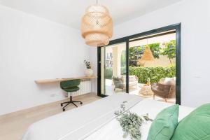 Ogród w obiekcie Beautiful newly renovated Apt El Palmeral RDR306