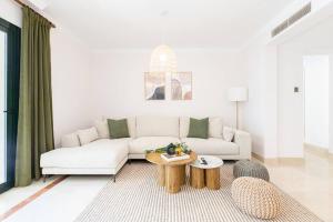 Część wypoczynkowa w obiekcie Beautiful newly renovated Apt El Palmeral RDR306