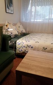 Giường trong phòng chung tại Appartement Moni XXL 66m2