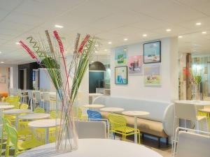 Zona d'estar a Ibis Styles Nice Centre Gare
