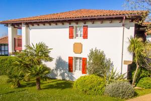Ein Garten an der Unterkunft Azureva Hendaye