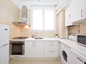 Kuchyňa alebo kuchynka v ubytovaní Suites4days Gaudi Eixample