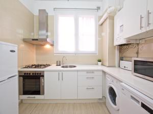 Kuchyňa alebo kuchynka v ubytovaní Suites4days Gaudi Eixample