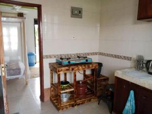 Koupelna v ubytování Coastal Retreat- Charming Studio Apartment 5Minutes to Nyali Beach