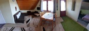 Posezení v ubytování Tahi Apartman
