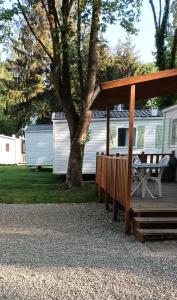 Ogród w obiekcie Mobil Home proche EUROPA PARK/RULANTICA