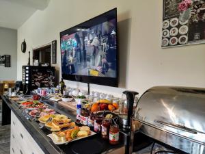 Jedlo v apartmáne alebo blízkom okolí + 37 fotografií