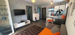 TV a/nebo společenská místnost v ubytování Apartment in Siofok-Sosto/Balaton 38178
