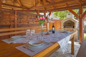 Restoran atau tempat lain untuk makan di Villa Lara