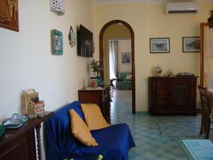 A seating area at Sunny Holidays Casa Vacanze