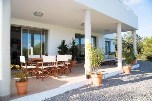 Fotografia z galérie ubytovania Modern Villa in Cala Jondal Porroig v destinácii San Jose de sa Talaia