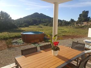 Fotografia z galérie ubytovania Modern Villa in Cala Jondal Porroig v destinácii San Jose de sa Talaia