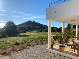 Fotografia z galérie ubytovania Modern Villa in Cala Jondal Porroig v destinácii San Jose de sa Talaia