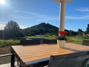 Fotografia z galérie ubytovania Modern Villa in Cala Jondal Porroig v destinácii San Jose de sa Talaia