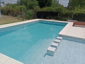 Swimming pool sa o malapit sa El remanso