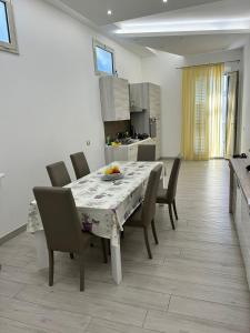 Dapur atau dapur kecil di Leonardo Sicilian Casa