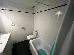 Kúpeľňa v ubytovaní 1 bed with mountain views