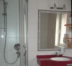 Łazienka w obiekcie Park Hotel Villa Etschland