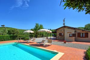 The swimming pool at or close to Cuccardino by PosarelliVillas