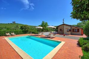 The swimming pool at or close to Cuccardino by PosarelliVillas