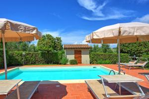 The swimming pool at or close to Cuccardino by PosarelliVillas