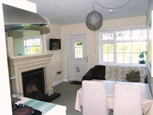 A seating area at Glendalough 11 Minutes from Beautiful Farmhouse Apartment