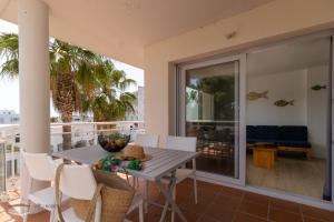 Balkón nebo terasa v ubytování Vista Roses Mar - Apartamento con piscina II