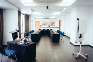 Espace de conférence ou salle de réunion dans l'établissement ONOMO Hotel Rabat Terminus