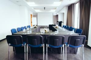 Espace de conférence ou salle de réunion dans l'établissement ONOMO Hotel Rabat Terminus