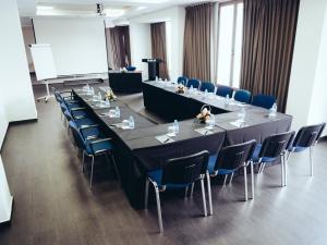 Espace de conférence ou salle de réunion dans l'établissement ONOMO Hotel Rabat Terminus