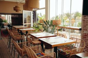 Restaurant ou autre lieu de restauration dans l'établissement ONOMO Hotel Rabat Terminus