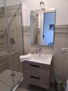 Koupelna v ubytování B&B Gergent + 37 fotografií