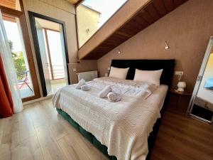 Postel nebo postele na pokoji v ubytování Hotel Old Tbilisi 5 rooms