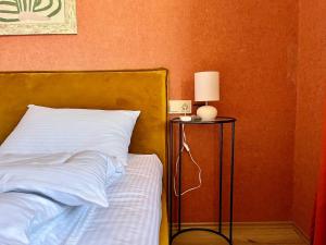 Postel nebo postele na pokoji v ubytování Hotel Old Tbilisi 5 rooms