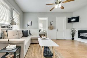 Μια τηλεόραση ή/και κέντρο ψυχαγωγίας στο Global Cup The Haven Lower-Greenville Ave +8 φωτογραφίες