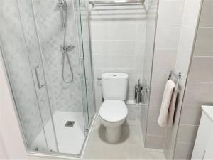 Zdjęcie z galerii obiektu Evans Realty AN 1ª línea playa & Piscina & Tenis w mieście Algarrobo-Costa
