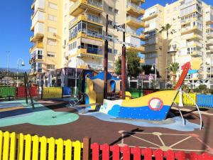 Zdjęcie z galerii obiektu Evans Realty AN 1ª línea playa & Piscina & Tenis w mieście Algarrobo-Costa