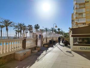 Zdjęcie z galerii obiektu Evans Realty AN 1ª línea playa & Piscina & Tenis w mieście Algarrobo-Costa