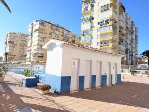 Zdjęcie z galerii obiektu Evans Realty AN 1ª línea playa & Piscina & Tenis w mieście Algarrobo-Costa