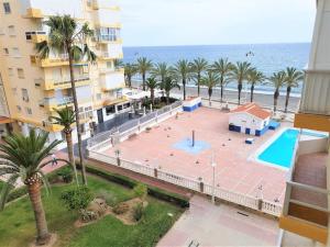 Zdjęcie z galerii obiektu Evans Realty AN 1ª línea playa & Piscina & Tenis w mieście Algarrobo-Costa
