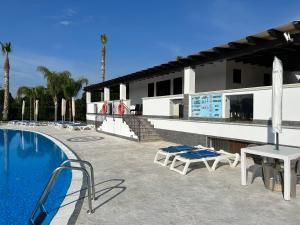 The swimming pool at or close to Residence Hydria